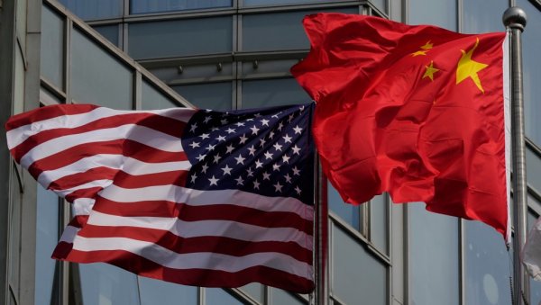 ТРАМПОВ ПЛАН ИЗАЗВАО ПАНИКУ: Све очи упрте у Пекинг