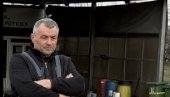 ПОЗНАТИ ВЛАСНИК АУТОСЕРВИСА ПОЧЕО ШТРАЈК ГЛАЂУ: Извршитељи опет насрнули на Желимира Црнобрњу са Ибарске, поручује да се неће предати