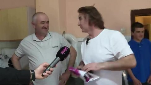Жељко Митровић ХУМАНИМ ГЕСТОМ олакшао свакодневицу петочланој породици Тадић из Гуче која се суочила са ВЕЛИКОМ ТРАГЕДИЈОМ !