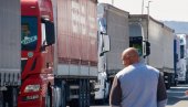 TERETNA VOZILA NA BATROVCIMA ČEKAJU ČETIRI SATA: Na putničkim prelazima nema gužvi