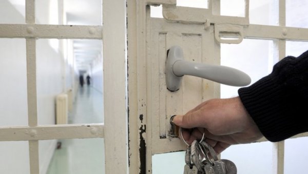 У ТОКУ ПОТЕРА ЗА ДВОЈИЦОМ ОСУЂЕНИКА: Побегли из Окружног затвора у Прокупљу