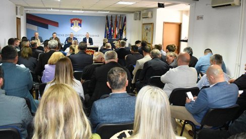 БЛАНУША СЕ ЈОШ ДВОУМИ: У СДС превирања око потврде кандидата за председника РС