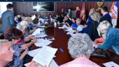 ЕНЕРГЕТСКА САНАЦИЈА 48 ДОМОВА: У Ћуприји уговоре потписали грађани, Општина и извођачи радова