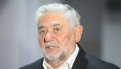 НЕ ИДИТЕ НА АГРЕСИЈУ! Певач поткачио млађе колеге - Снимају све и свашта, то не ваља