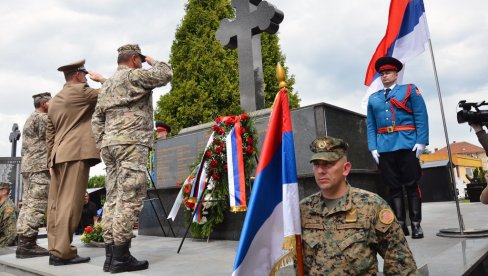 МЛАДИ ВОЈНИЦИ УБИЈАНИ У ДИРЕКТНОМ ТВ ПРЕНОСУ: Годишњица страдања Срба у Тузланској колони 15. маја 1992. године (ФОТО)