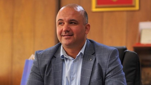 БАЈА МАЛИ КНИНЏА НЕ ПЕВА У ПЉЕВЉИМА ЗА ДАН НЕЗАВИСНОСТИ: Председник Општине др Дарио Вранеш изричит