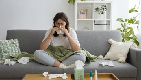 SIMPTOMI ZNAJU DA TRAJU MESECIMA: Evo kako se pravilno leči alergijski rinitis