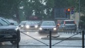 STIŽU PLJUSKOVI I GRMLJAVINA: Evo na koje delove Srbije će se prvo sručiti nevreme