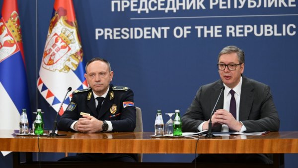 НЕЋЕ МОЋИ ДА СЕ ШЕТАЈУ НАРКО ДИЛЕРИ СА ЗНАЧКАМА Вучић најавио промене у полицији и оштро ударио на црногорске кланове
