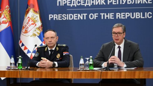 НЕЋЕ МОЋИ ДА СЕ ШЕТАЈУ НАРКО ДИЛЕРИ СА ЗНАЧКАМА Вучић најавио промене у полицији и оштро ударио на црногорске кланове