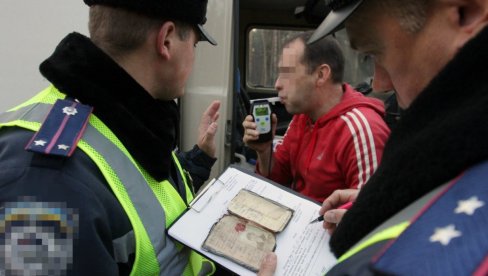 Годинама возио пијан, игнорисао казне, па га осудили на ДОЖИВОТНУ робију! Дојадило им да му одузимају дозволу и ударају по џепу - не вреди
