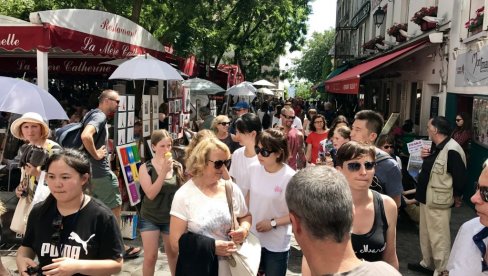 TROPSKE NOĆI BEZ KLIME: Nesnosne vrućine, poput onih koja vladaju ovih dana, tope Pariz, ali grad čuva tradiciju