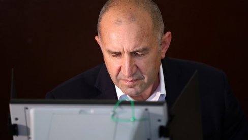 ПРОБИЛА СВЕ ПРЕДРАСУДЕ: Радев честитао Дари на победи на Песми Евровизије