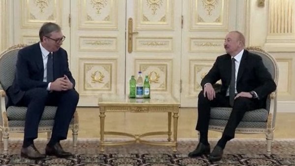 ВУЧИЋ У АЗЕРБЕЈЏАНУ: Председник Србије разговарао са Илхамом Алијевим, следе важни састанци