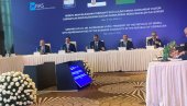 ВУЧИЋ СЕ ОБРАТИО ИЗ БАКУА: Председник присуствовао састанку са азербејџанским привредницима (ВИДЕО)