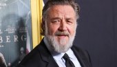 10 ЧИЊЕНИЦА О РАСЕЛУ КРОУ КОЈЕ НИСТЕ ЗНАЛИ: Брао воће за паре, прао аутомобиле, а шта ради ноћу кад не може да заспи?