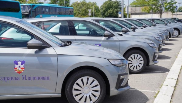 БЕОГРАД ДОНИРАО 20 ВОЗИЛА ЗА ПАЦИЈЕНТЕ НА ДИЈАЛИЗИ: Подршка здравству и бољи приступ услугама (ФОТО)
