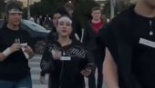 УБЕЂУЈУ ДЕЦУ ДА СТАВЕ НАЛЕПНИЦУ НА ГЛАВУ И ПРАВЕ БУДАЛУ ОД СЕБЕ: До чега је довело 18 месеци блокадерског уништавања образова