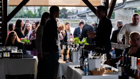 BESPLATNE DEGUSTACIJE  GURMANLUKA  UZ VINO: Za vikend festival u podnožju Petrovaradinske tvrđave