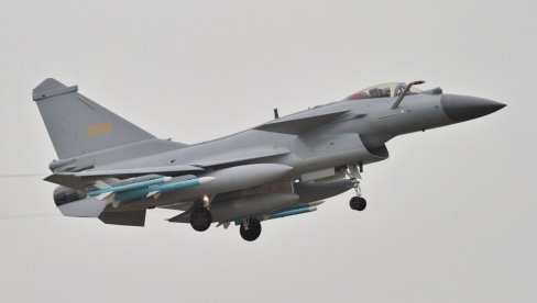 КИНЕСКИ „УБИЦА“ ЈУРОФАЈТЕРА: J-10C понизио европски понос на маневрима у Кратару