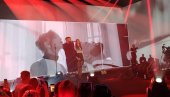 DVE BARBIKE: Nući na nesvakidašnji način promovisao novi album - Plavi oreol i novo estradno krštenje (FOTO)