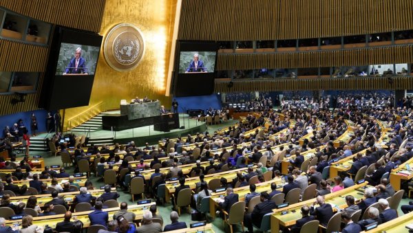 УН ПРЕД БАНКРОТОМ: САД и Кина не дају паре