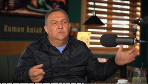 HARMONIKAŠ OTKRIO ŠTA JE PREŽIVLJAVAO TOKOM ŠKOLOVANJA: Morali smo da plaćamo kazne ako sviramo narodnjake (FOTO)