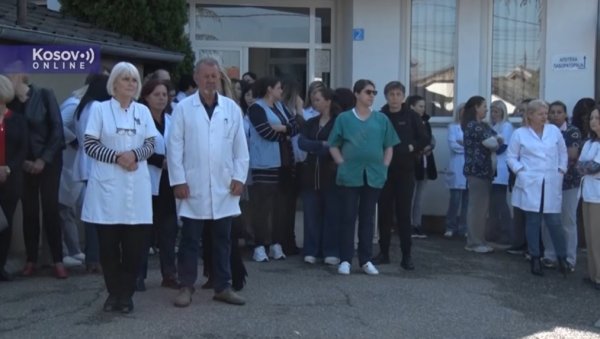ЗБОГ ХАПШЕЊА У ГРАЧАНИЦИ: Протест радника Дома здравља (ВИДЕО)