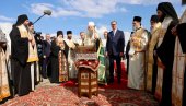 ЧУДЕСНИ ПОЈАС ПРЕСВЕТЕ БОГОРОДИЦЕ СТИГАО У БЕОГРАД: Патријарх Порфирије и председник Вучић дочекали светињу (ФОТО/ВИДЕО)