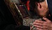 ПОЈАС ПРЕСВЕТЕ БОГОРОДИЦЕ ЈЕ СВЕТИЊА Председник Вучић послао јасну поруку блокадерима (ВИДЕО)