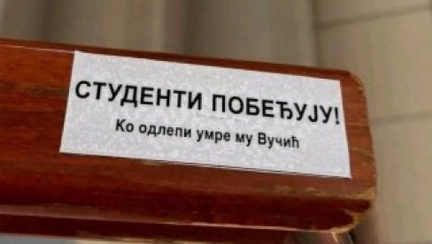 БОЛЕСТ! Блокадери и на налепницама позивају на смрт Вучића (ФОТО)