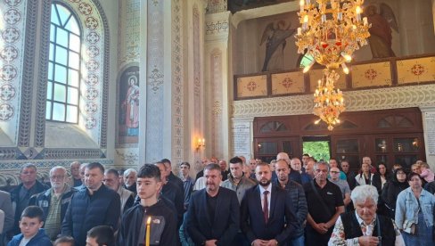 МОЛИТВЕНО И СВЕЧАНО ПРОСЛАВИЛИ СПАСОВДАН: Срби у Федерацији БиХ обележили славу храма у Грачаници