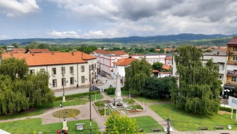 LITIJA ULICAMA VAROŠI: Vlasotince obeležava svoju slavu