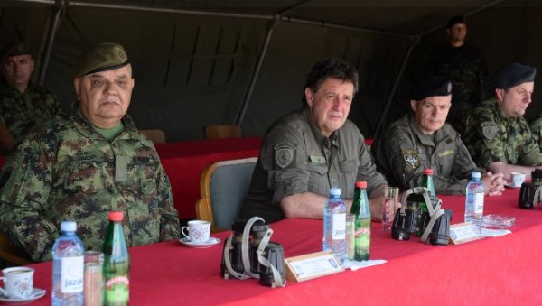 Министар Гашић присуствовао такмичењу војнополицијских и извиђачких јединица