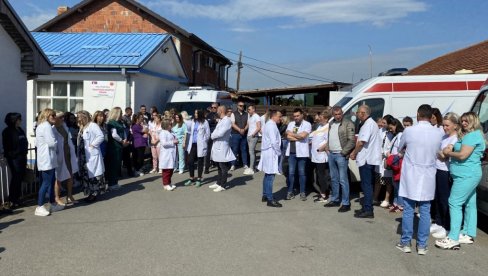 PRITISAK NA ZDRAVSTVENI I OBRAZOVNI SISTEM: Treći dan protesta zbog hapšenja direktora srpskih škola i zdravstvenih ustanova na KIM