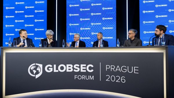 ФЛЕКСИБИЛНОСТ ЈЕ ОДГОВОР НА НОВУ РЕАЛНОСТ: Чадеж на GLOBSEC 2026 о будућности глобалне трговине и AI економијe