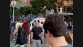 ЈЕЗИВЕ СЦЕНЕ ИЗ БЕОГРАДА: Возило Хитне помоћи остало заробљено међу блокадерима (ВИДЕО)