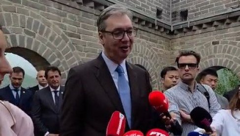 ЈЕСТЕ ЗАКУЦАЛО СРЦЕ МАЛО ЈАЧЕ! Вучић након гледања српског кола на Кинеском зиду - Како да се не осећате поносно! (ВИДЕО)