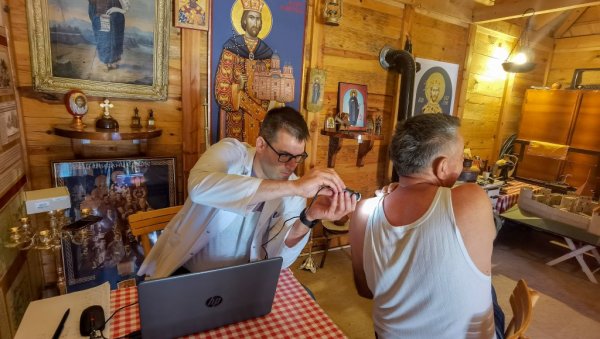 ПРЕВЕНТИВА У ПРИРОДИ: Акција Дома здравља и Црвеног крста Вождовац на Авали