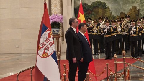 UZ NAJVIŠE POČASTI: Ovako je Si dočekao Vučića (FOTO/VIDEO)