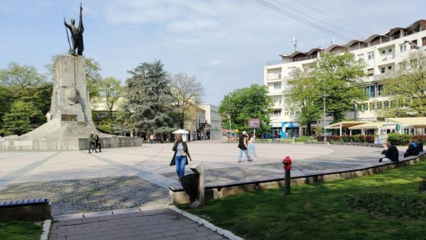 КРАЉЕВЧАНИ НА ЗАЧЕЉУ: У граду на Ибру просечна мартовска зарада - 100.541 динар
