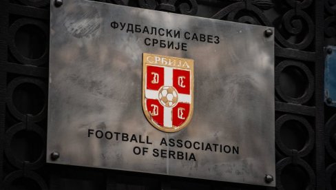 СПРЕМА СЕ НЕЗАБЕЛЕЖЕНА КАЗНА У СРПСКОМ ФУДБАЛУ?! Навијачи тукли фудбалере Радничког, а клуб из Крагујевца чека нешто чега досад није било...