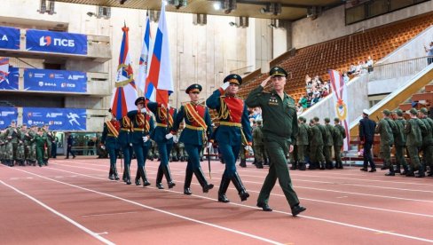 РУСИЈА СЕ ПОКЛОНИЛА СРБИНУ: Каква сцена у Москви