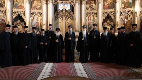 ИГУМАН МАНАСТИРА ВАТОПЕД ПОСЕТИО ЕПАРХИЈУ БАЧКУ: Делегацију светогорског манастира предводио патријарх Порфирије