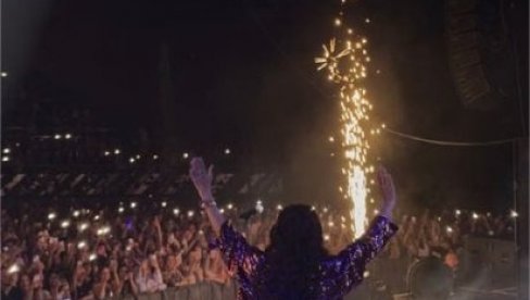 NEMAČKA U DELIRIJUMU: Ceca Ražnatović održala spektakularni koncert u Frankfurtu - Dijaspora pevala uglas sve hitove (FOTO)