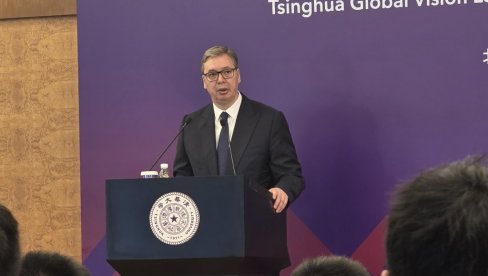 VELIKA ČAST: Vučić održao govor na Univerzitetu Ćinghua (FOTO)