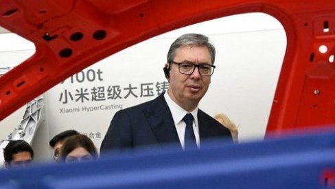 OVO MESTO JE ČUDESNO, JA OVAKO NEŠTO NIKADA NISAM VIDEO Vučić obišao kompaniju Xiaomi (FOTO)