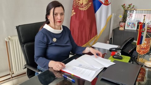 POTPISAN UGOVOR: Za trotoar sa desne strane Ulice kneza Miloša u Ćupriji 120 miliona (FOTO)