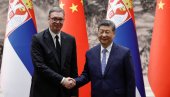 ВУЧИЋ СИЈУ УРУЧИО ПОКЛОНЕ КОЈИМА СЕ СРБИЈА ПОНОСИ: Погледајте шта је у питању (ФОТО)