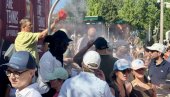 ТУШ НА РОЛАН ГАРОСУ: Хлађење на све начине, врућина обара с ногу (ВИДЕО)